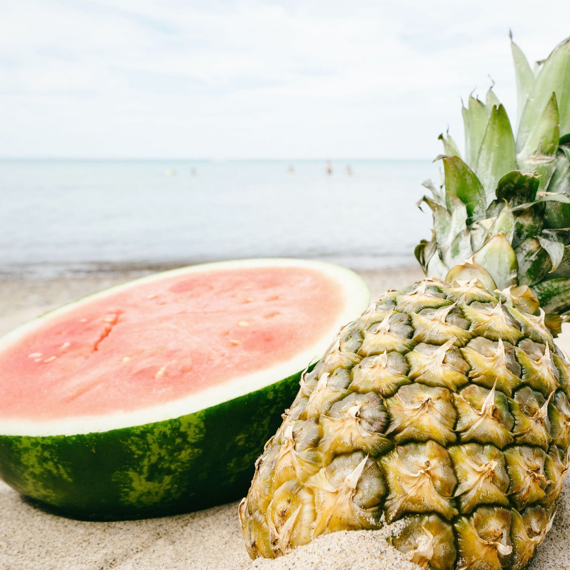 Diabetic patients should avoid pineapple or consume it in small amounts to prevent a spike in blood sugar levels (image via Pexels).